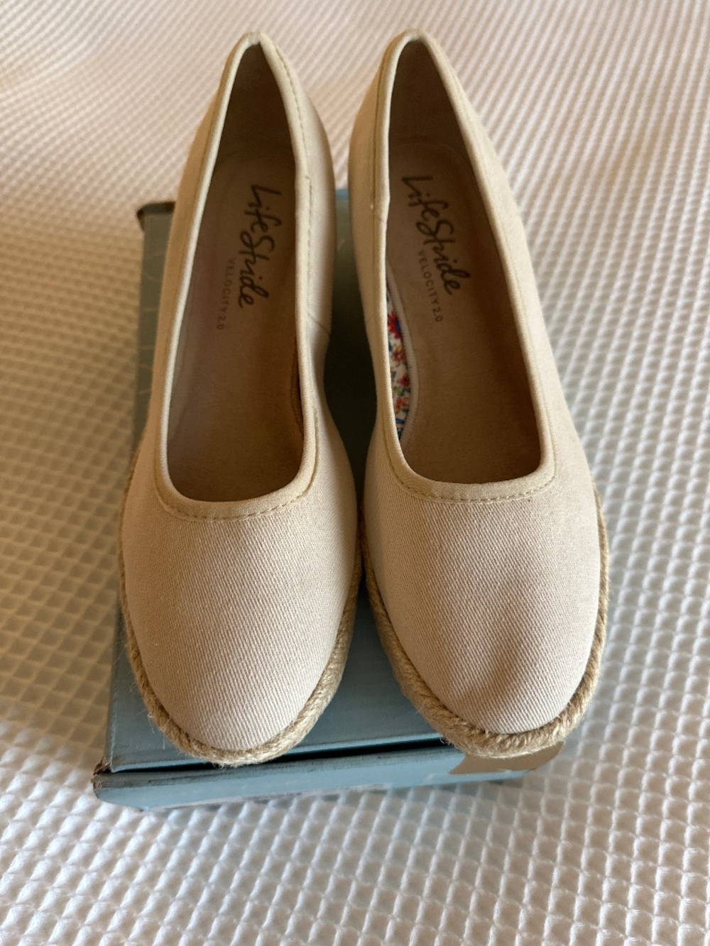 Life stride canvas shoes